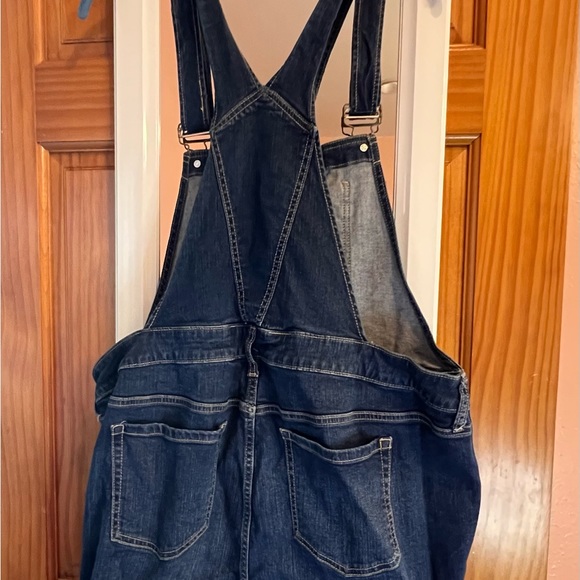 Torrid. Size 18. Denim short overalls - Picture 4 of 4